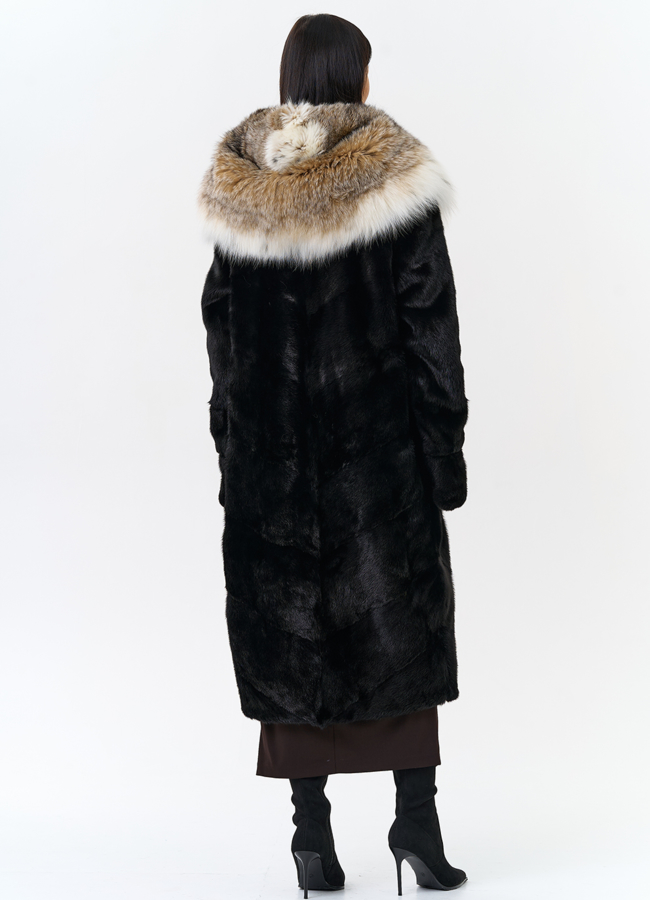 Норковая шуба черного цвета с рысью модель № 25004 в кредит