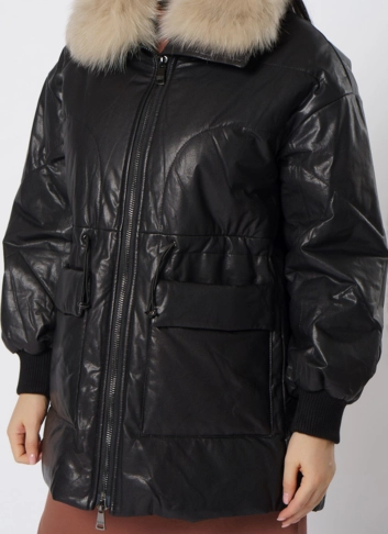 Утепленная кожаная куртка с песцом