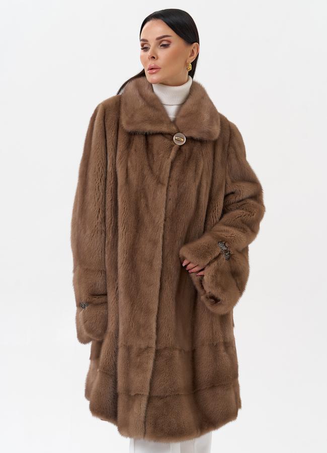 Шуба бежевого цвета из норки модель № 27599 меха малина