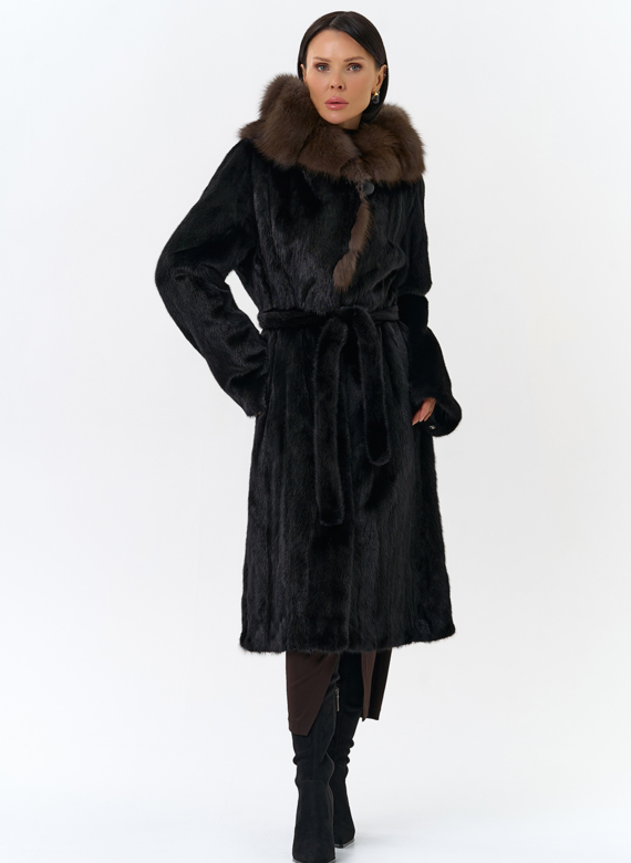 Шуба из норки с капюшоном 