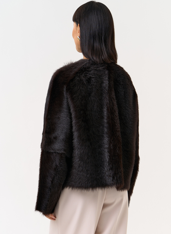 Женская натуральная дубленка в коричневом цвете