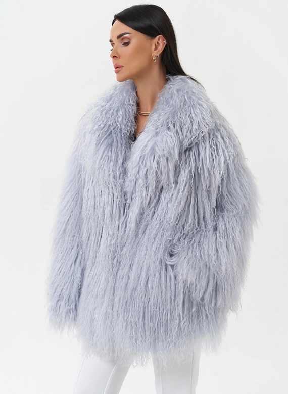 Женская шуба из меха ламы