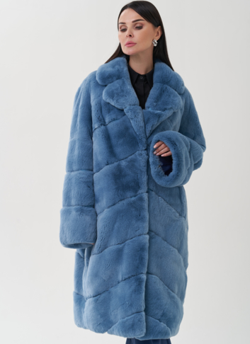 Шуба из меха кролика синего цвета с английским воротником