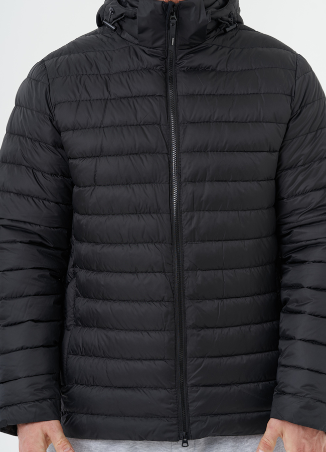 Стеганая куртка с капюшоном модель № 28019 универмаг малина