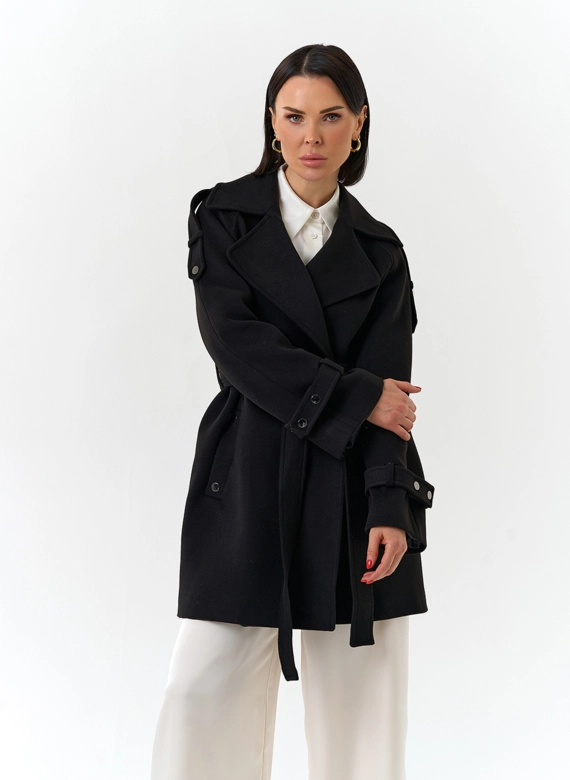 Женское укороченное пальто с английским воротником фото