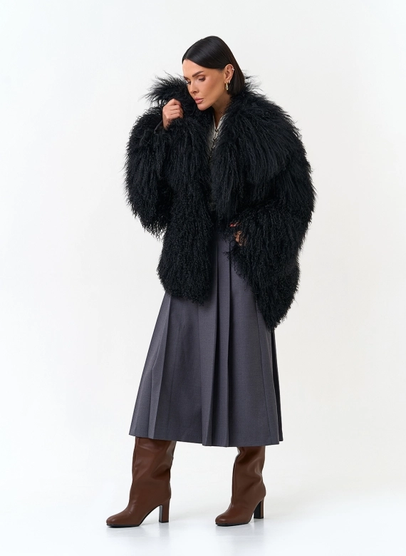 Женская шуба из меха ламы фото