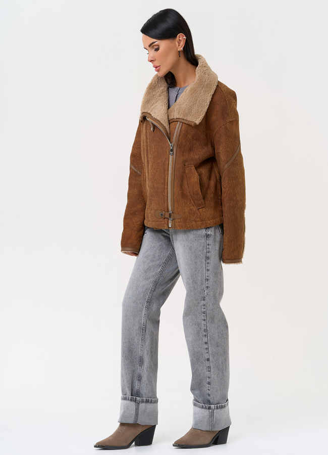 фото Короткая дубленка с воротником модель № 31359