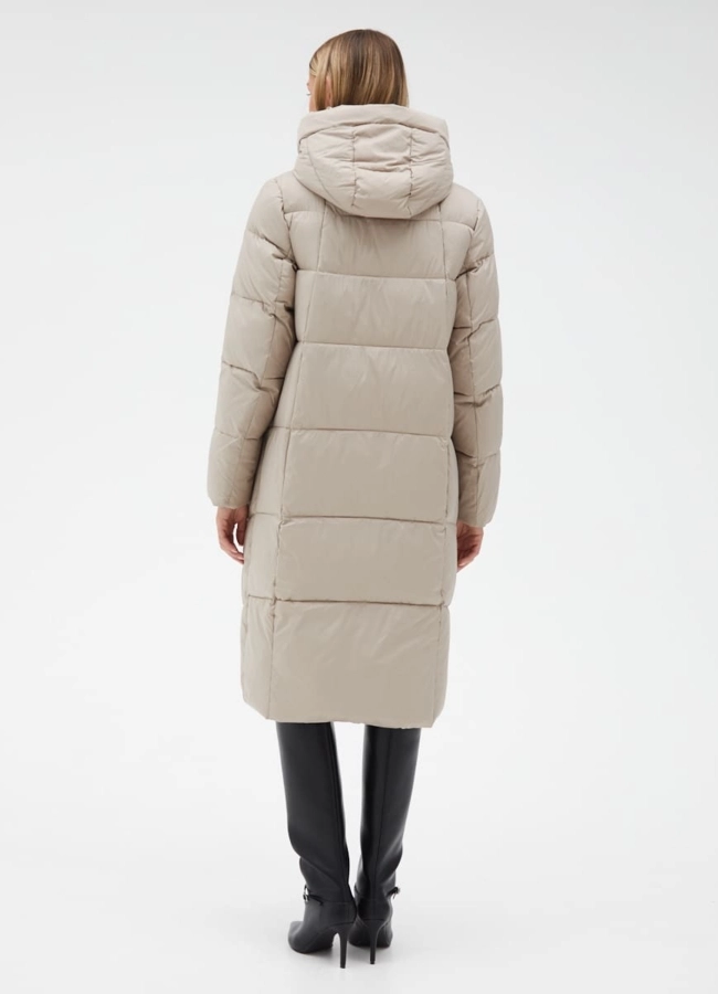 Женский пуховик бежевого цвета с капюшоном модель № 31116 в рассрочку