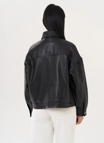 Кожаная куртка "бомбер" с кулиской по низу