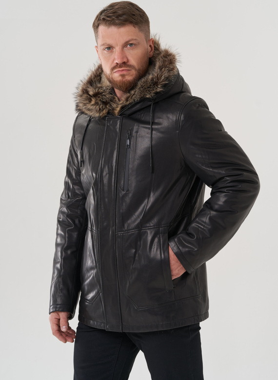 Мужская куртка с капюшоном на мехе из волка