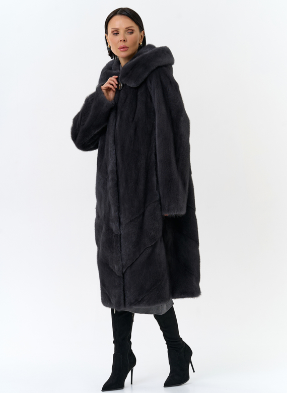 Женская шуба из норки силуэта баллон с капюшоном
