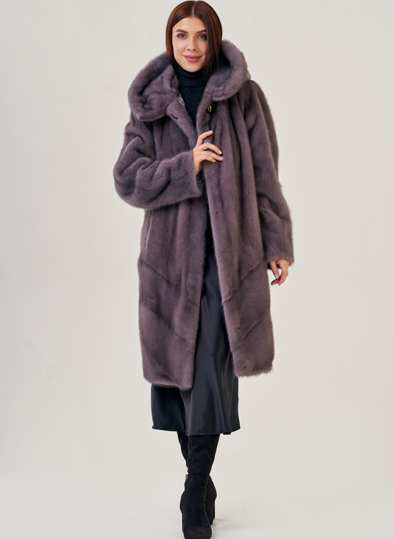 Шуба фиолетового цвета из норки