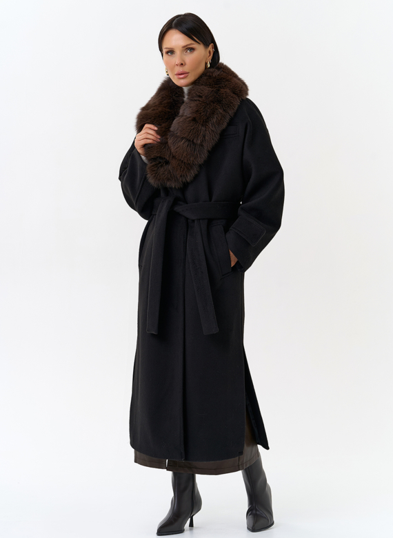 Женское утепленное пальто с отделкой из меха песца
