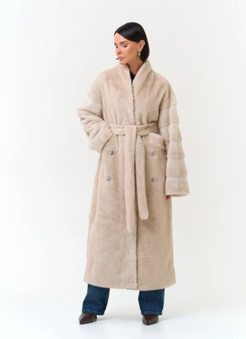 Женское пальто из эко меха