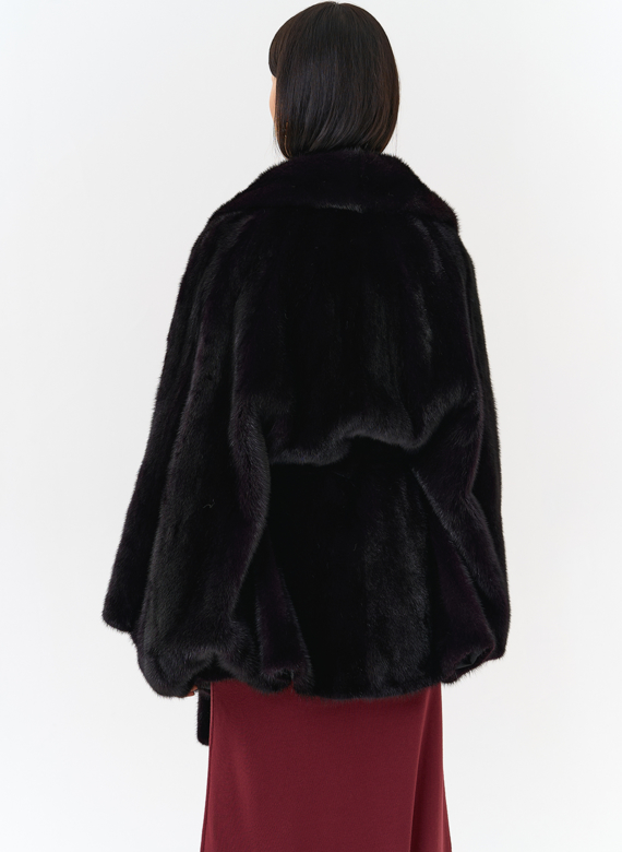 Шуба из меха норки с английским воротником в цвете баклажан