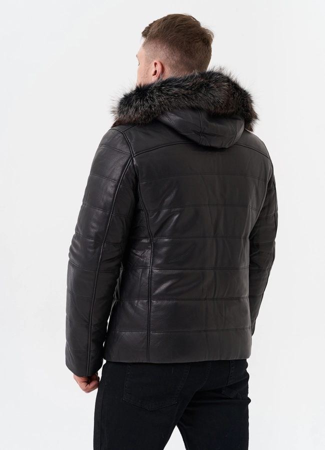 фото Пуховик из натуральной кожи с капюшоном из меха енота модель № 25455